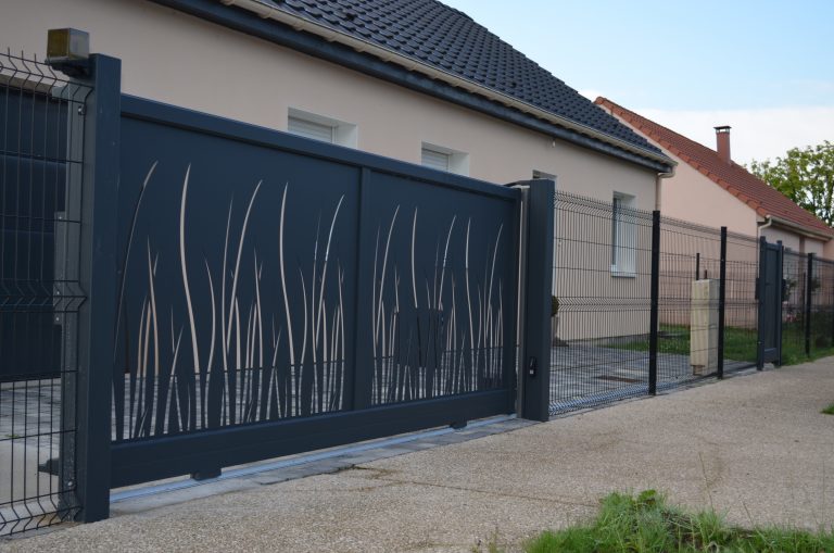 Portail coulissant aluminium