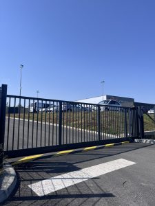 Portail autoportant barreaudé (2)